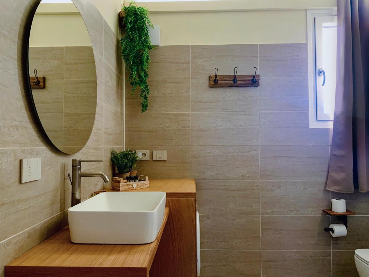 Charming Attic Apartment With Balcony & Swimming Pool Desenzano del Garda Eksteriør billede