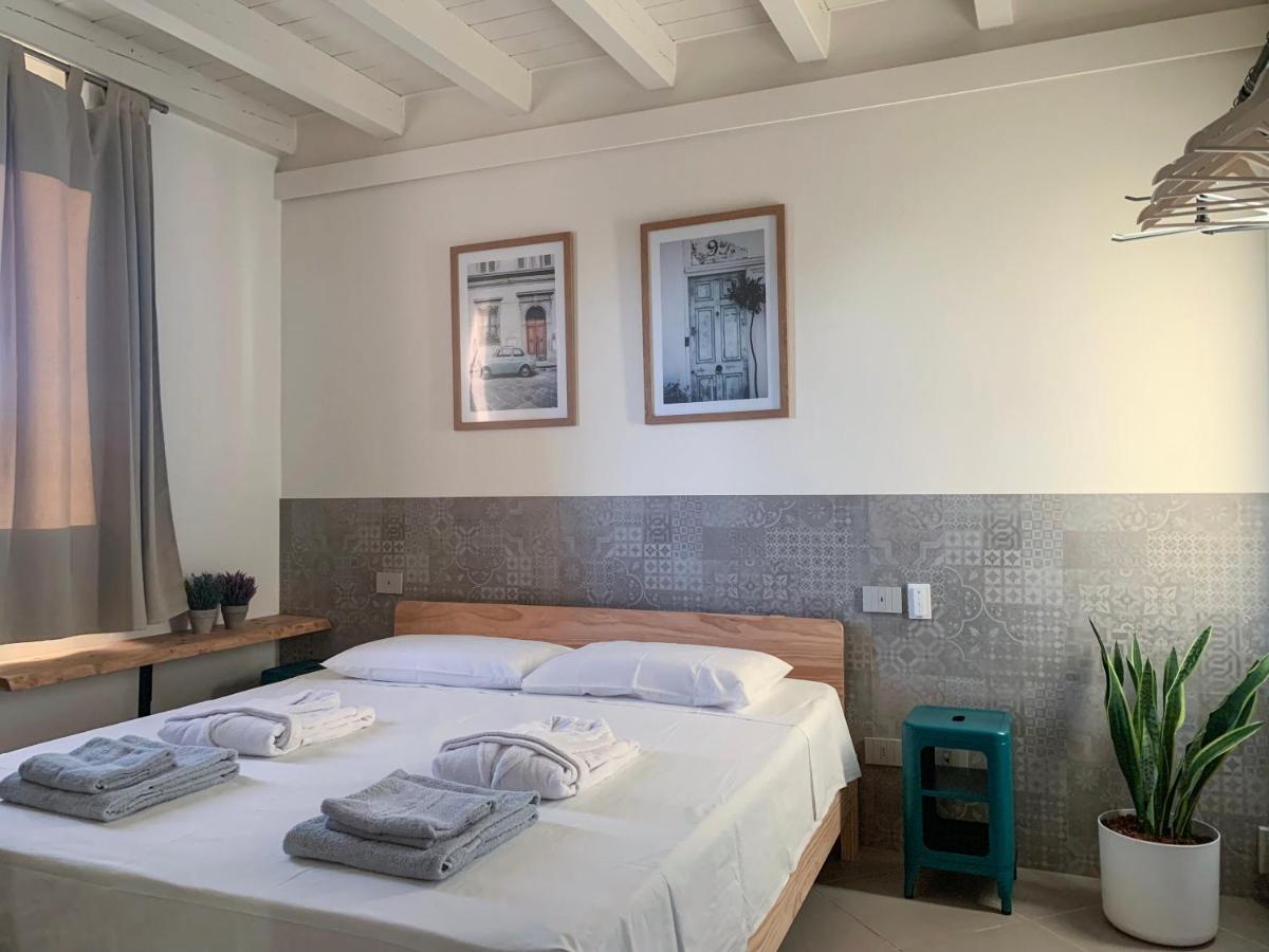 Charming Attic Apartment With Balcony & Swimming Pool Desenzano del Garda Eksteriør billede